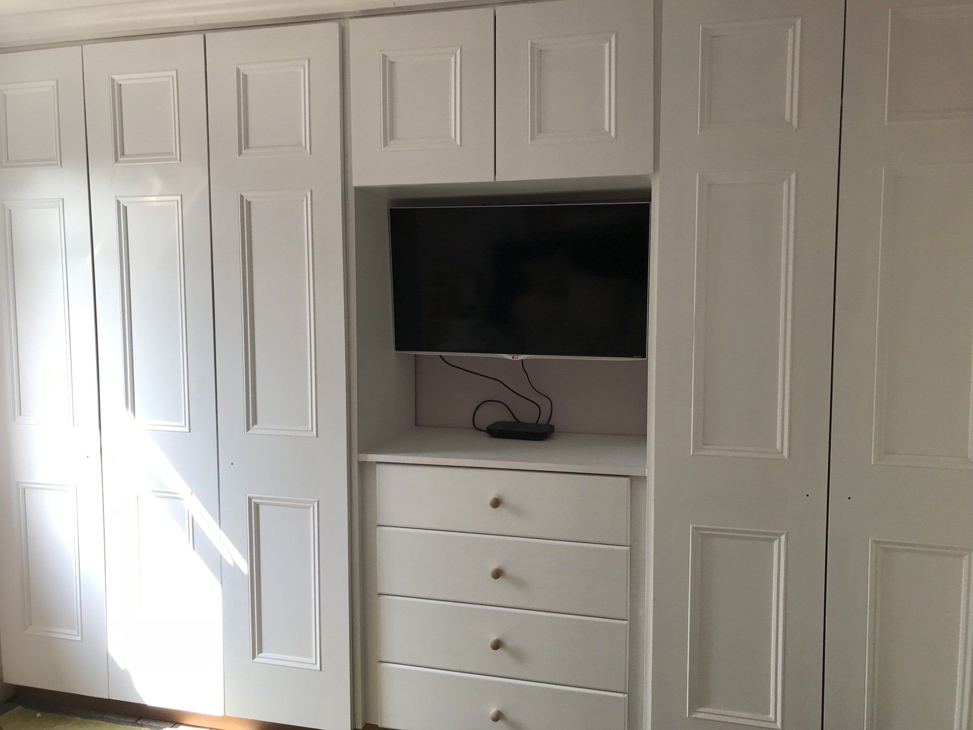 White wardrobe 3