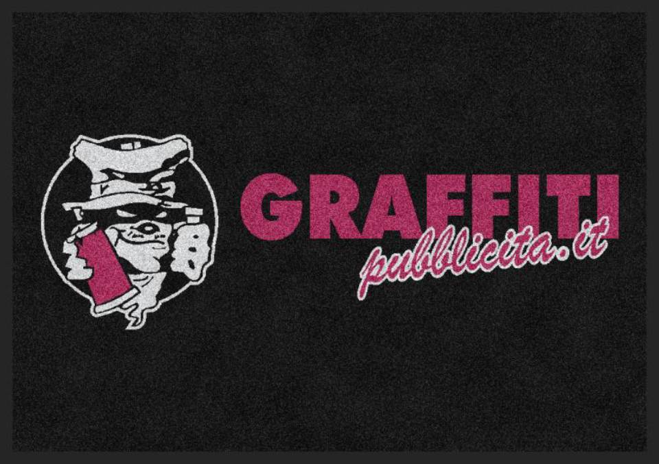 Logo Graffiti Pubblicità in bianco e nero e rosa con un volto mascherato stilizzato su uno sfondo scuro e texturizzato.