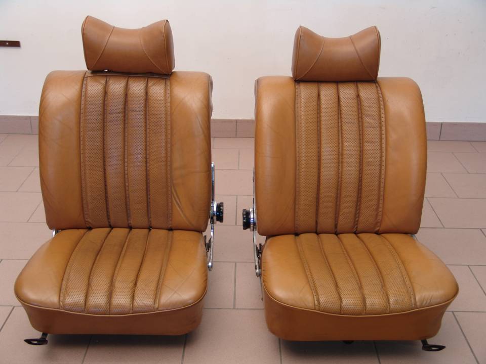 Trattamenti rivestimenti interni auto