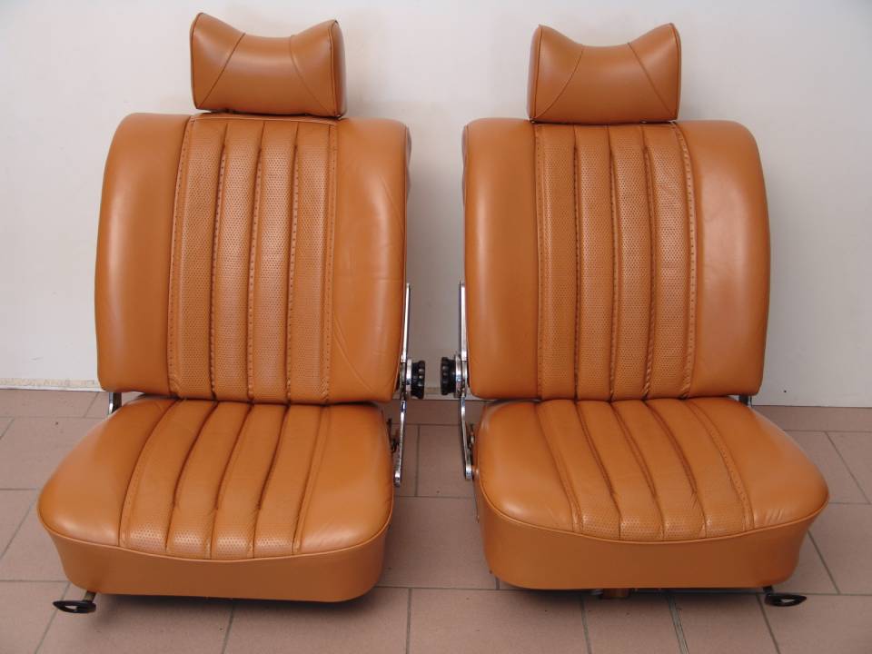 Trattamenti rivestimenti interni auto