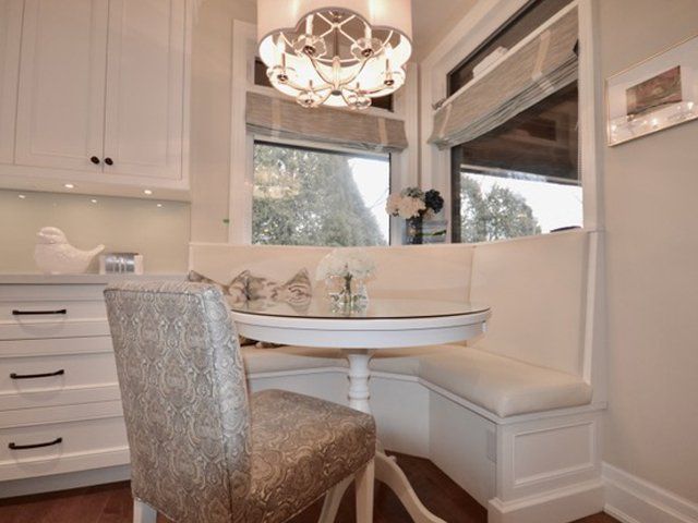 beautifully done interiors breakfast nook