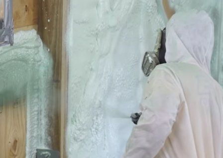 Montgomery spray foam insulation contractor insulating wall