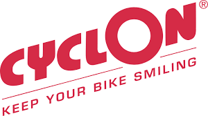 Cyclon-logo in rode cursieve letters met de slogan