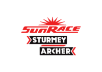 Het SunRace Sturmey-Archer-logo in rood, zwart en wit.