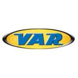 Geel ovaal VAR-logo met blauwe letters en zwarte omlijning