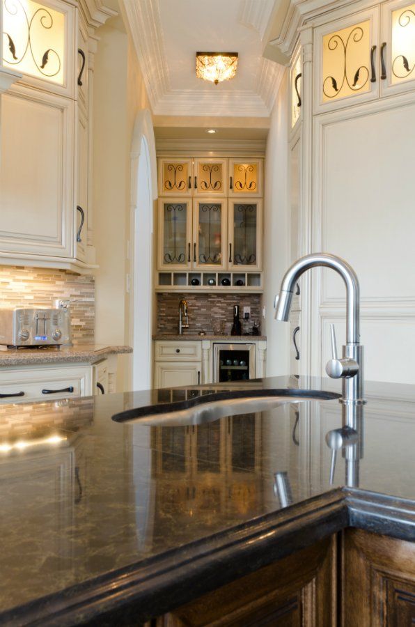 CLARKE TRADITIONAL KITCHEN BY YOURSTYLE KITCHENS