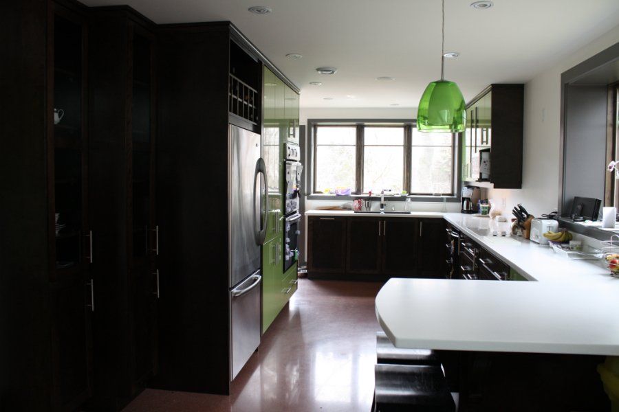 GREEN CONTEMPORARY KITCHEN: BY YOURSTYLE KITCHENS