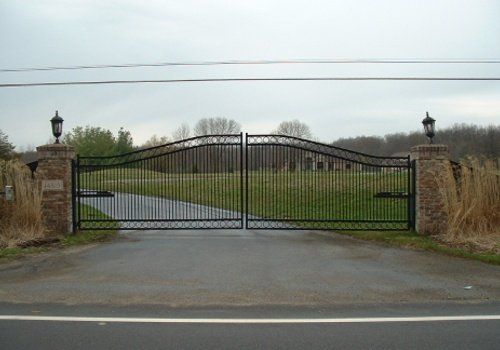 Driveway Gate Installation — Fort Wayne, IN — Arrow Fence