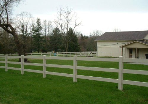 White Fence — Fort Wayne, IN — Arrow Fence