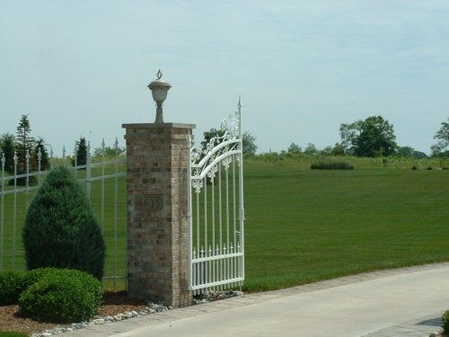 Classic Iron Gate — Fort Wayne, IN — Arrow Fence
