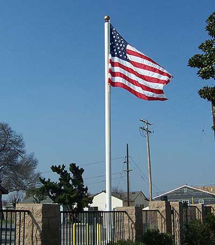 Flag Pole — Fort Wayne, IN — Arrow Fence