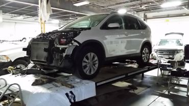 Car mechanic | Chris Autobody | Salisbury, MA
