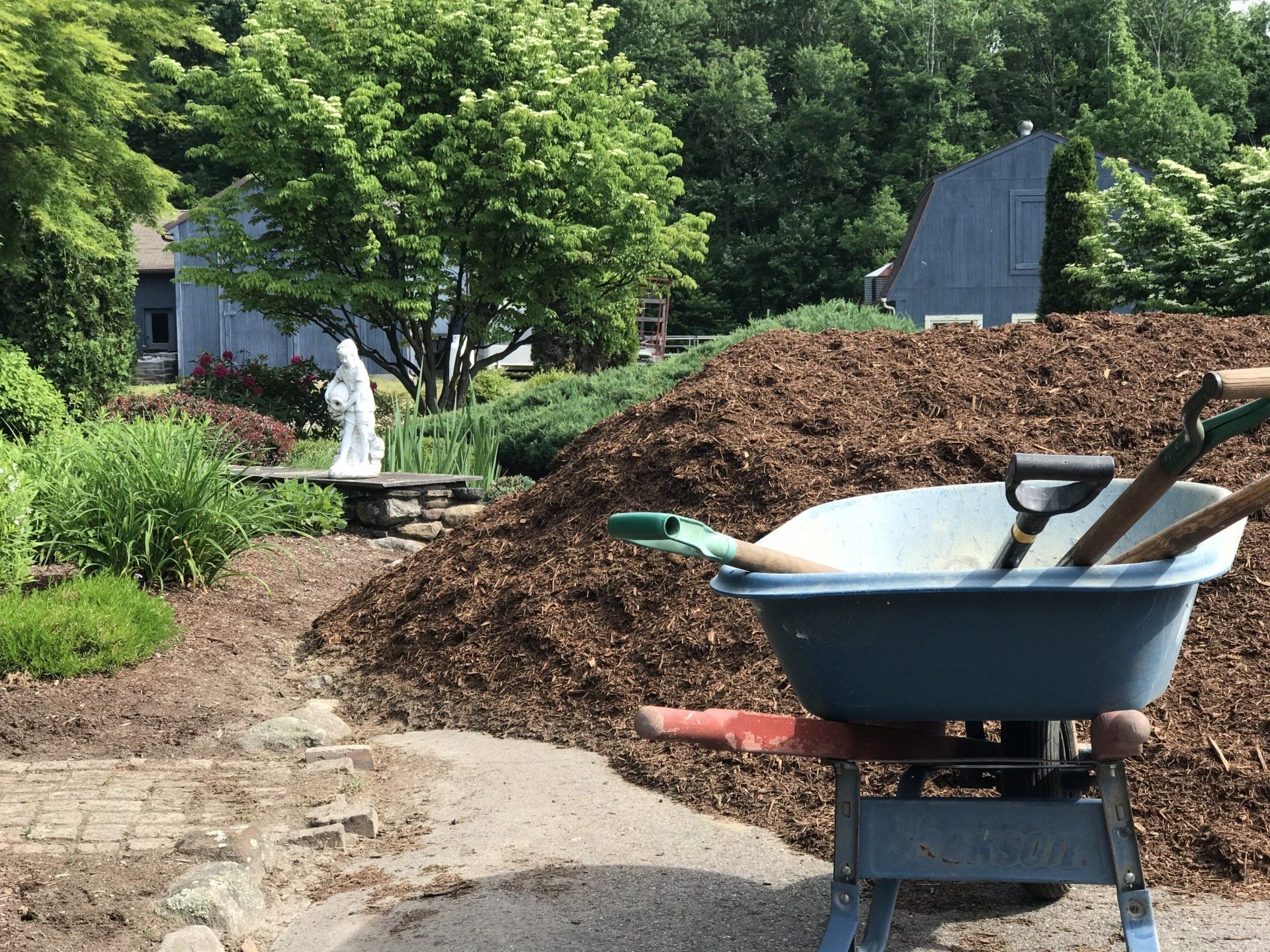 West Hartford Mulch Delivery Service