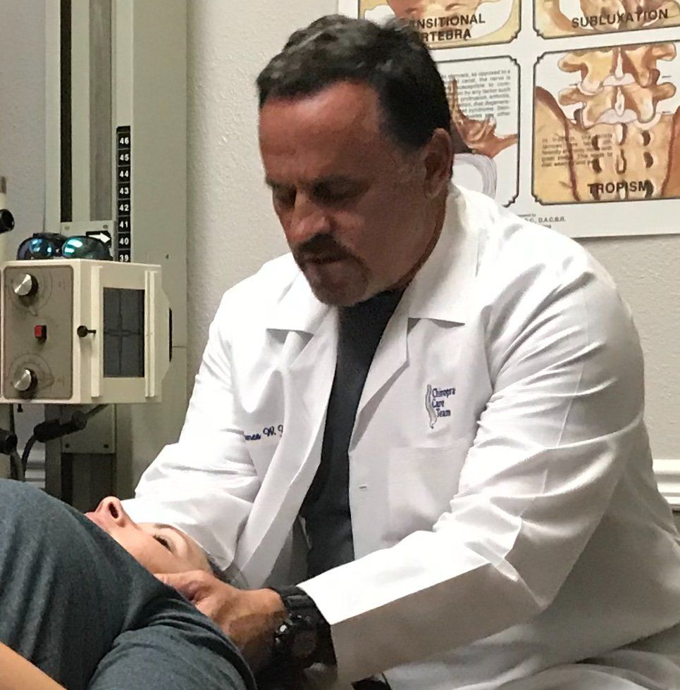 Dr Yenzer Chiropractic adjustment