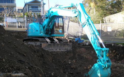 Man calling for equipment hire in Beacon Hill