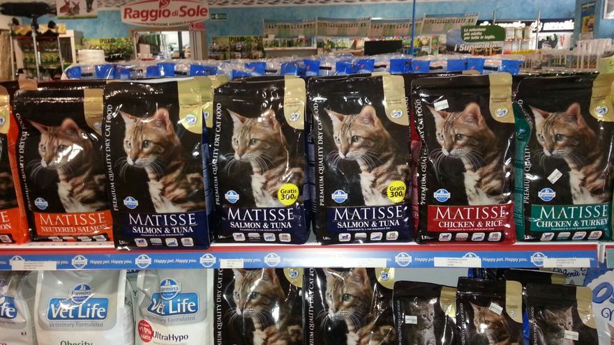 mangimi per animali da cortile, mangimi per animali, mangimi per animali domestici, mangimi per cani, mangimi per gatti, mangimi specifici, zootecnica, viterbo