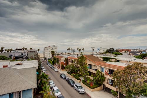 Street view of apartments in Los Angeles