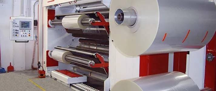 TAGLIO DI FILM PLASTICO