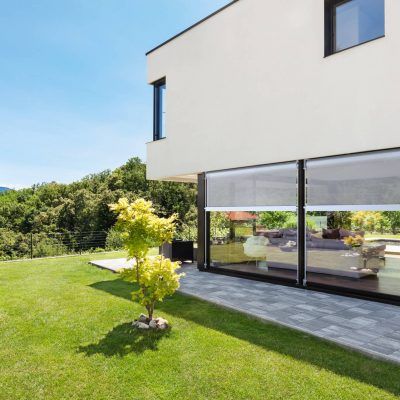 casa con tende oscuranti