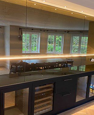 To order bespoke mirrors in the Isle of Wight call 07855 298 051