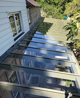 If you need glass supplies in the Isle of Wight call 07855 298 051