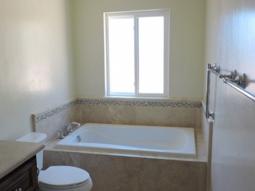 Bathtub Near the Window — Imperial, CA — NS Construction