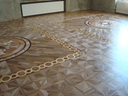 stanza con pavimento classico