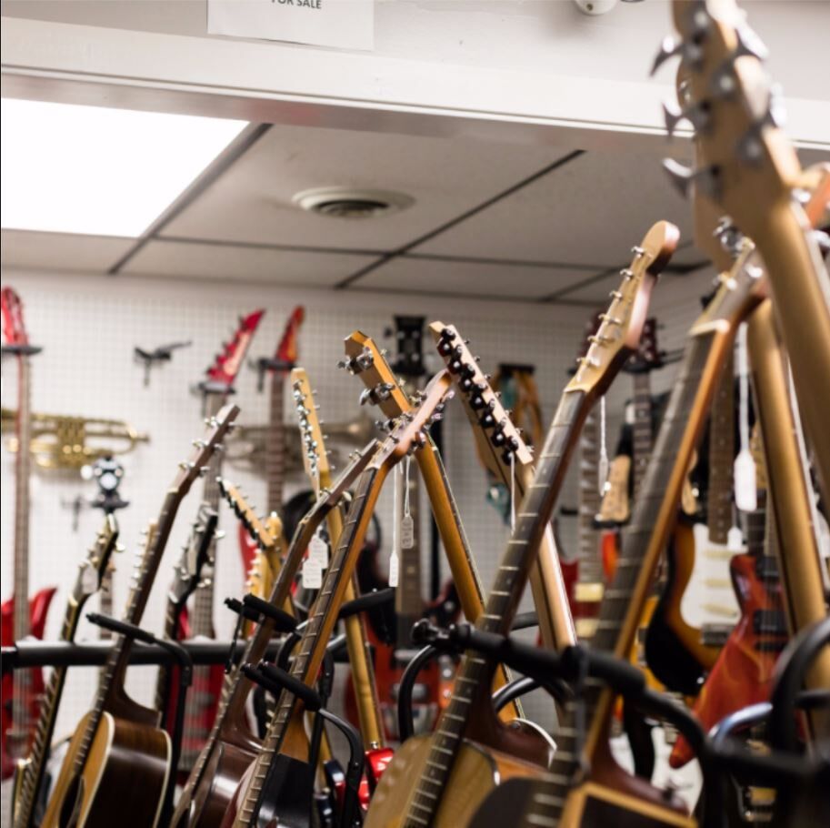 Guitars — Buy and Sell Musical Instruments in Dayton, OH Guitars — Buy and Sell Musical Instruments in Dayton, OH