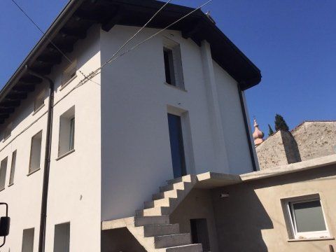 Stabile appena ristrutturato