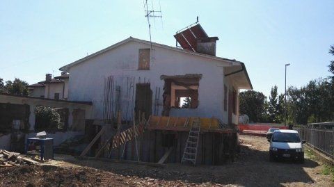villa bifamiliare in ristrutturazione
