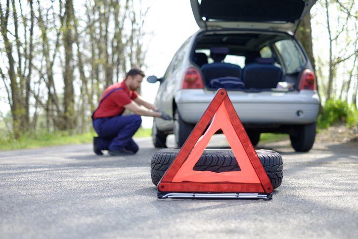 Items You Should Keep In Your Car In Case Of An Emergency