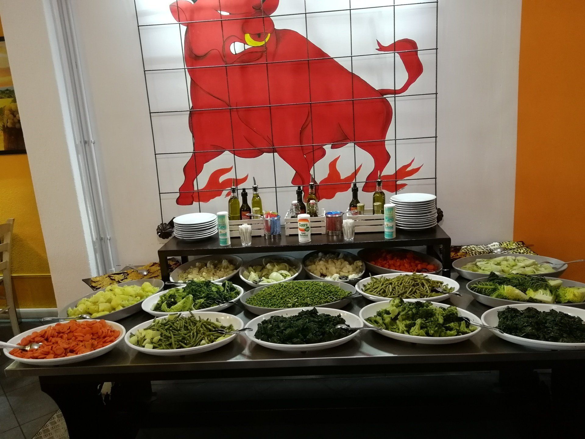 piatti per buffet rosso toro