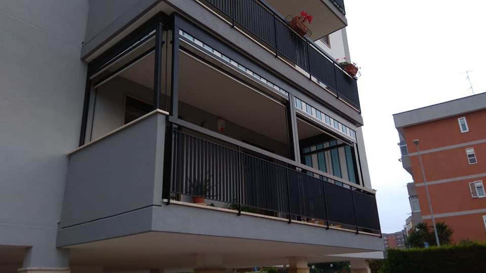 struttura balcone con tenda