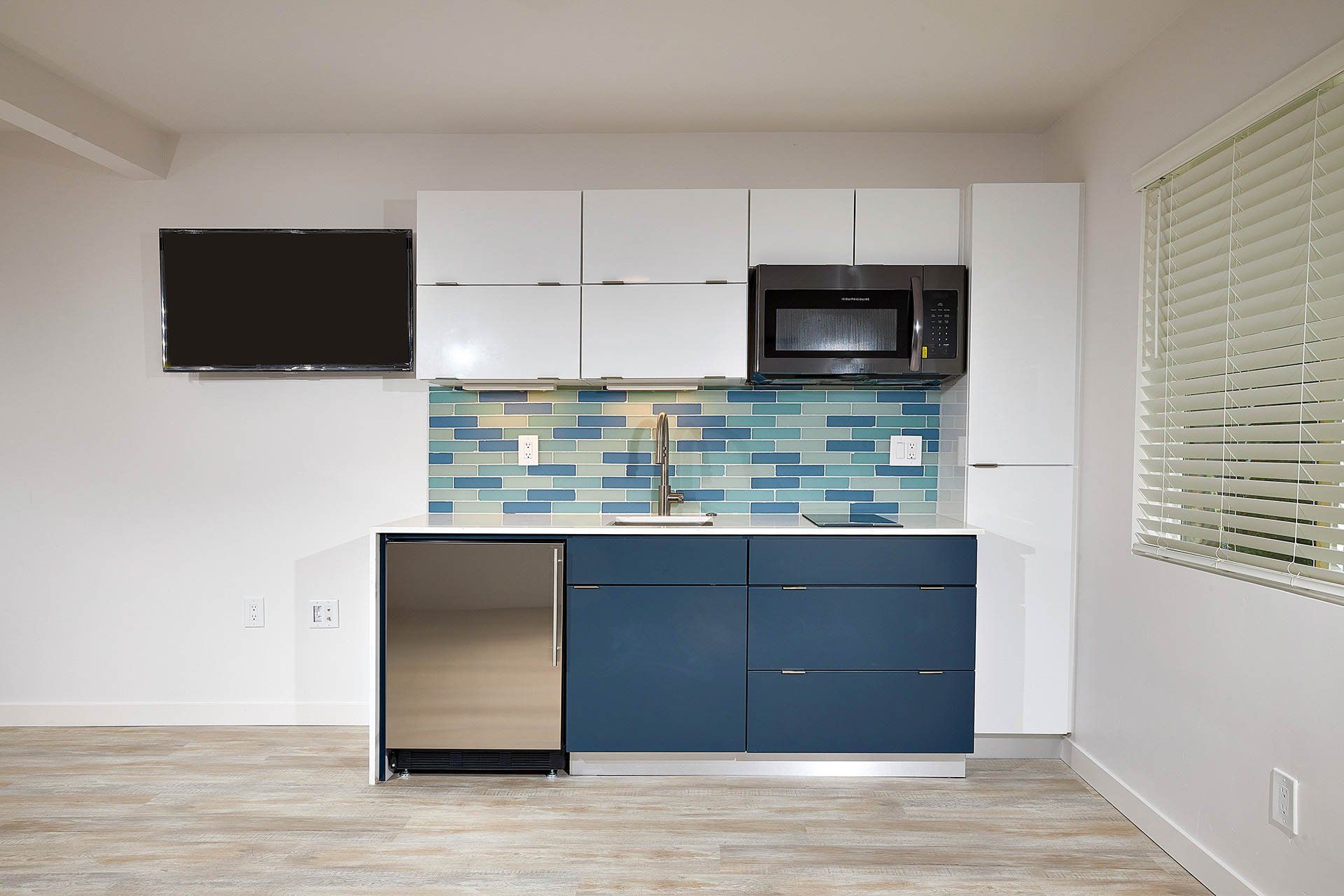 Kitchen area | The Cove PB