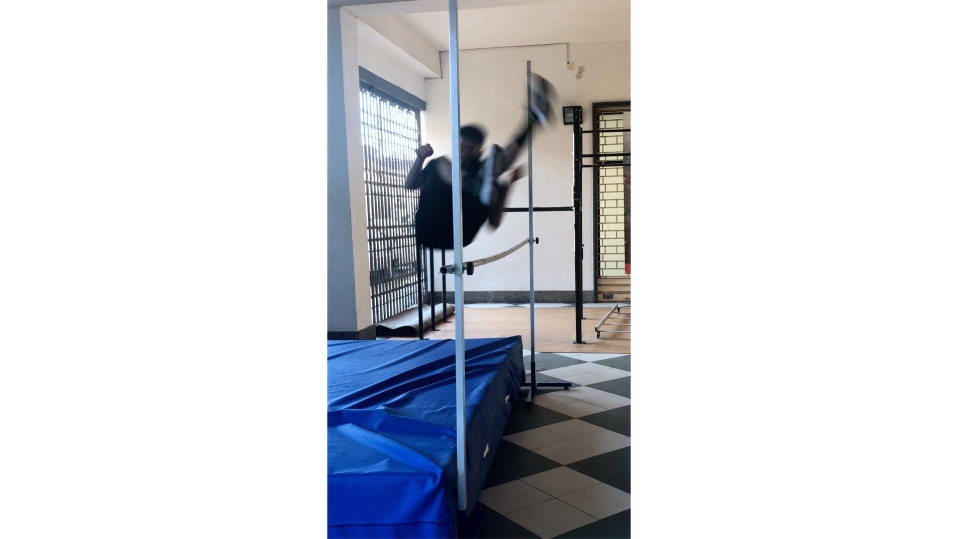 salto in alto polizia