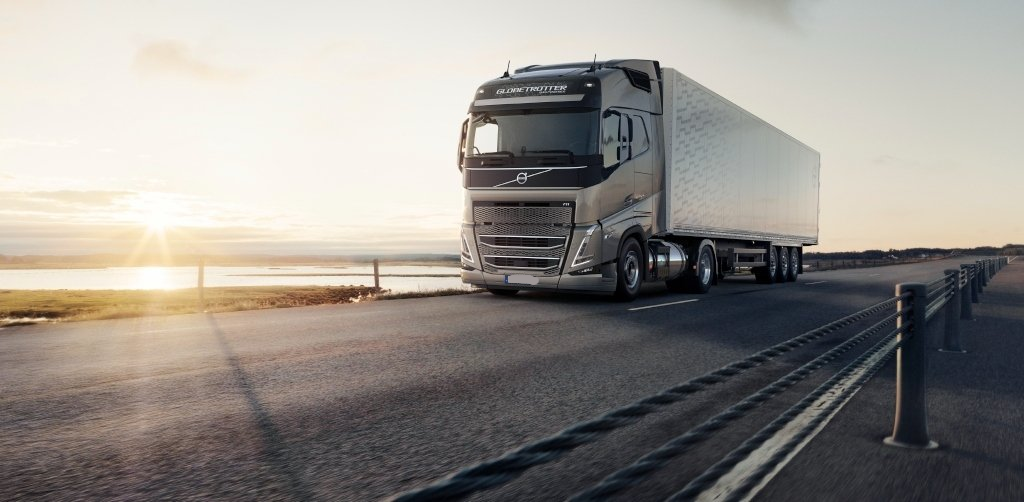 Camion su strada