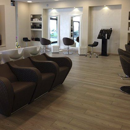 salone parrucchieri con angolo shampoo