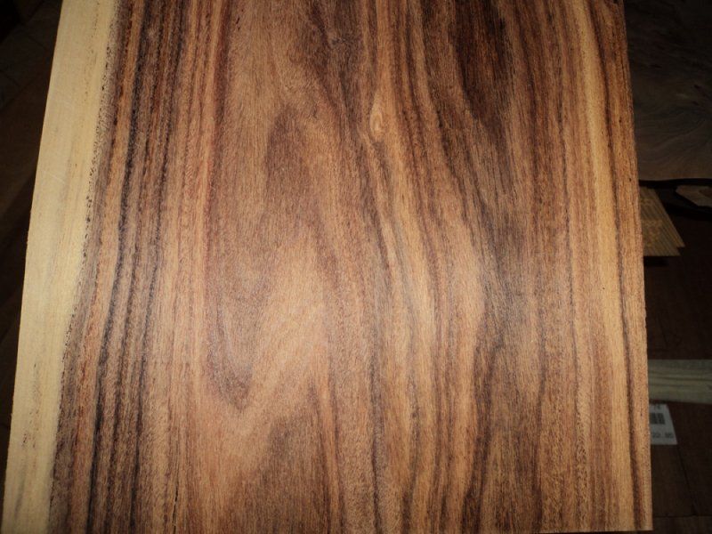 Listelli di parquet di mogano