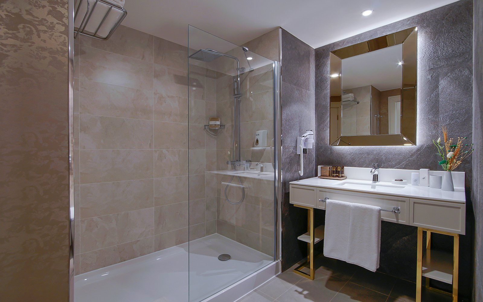 Limak Cyprus Deluxe Hotel , Rooms & Suites