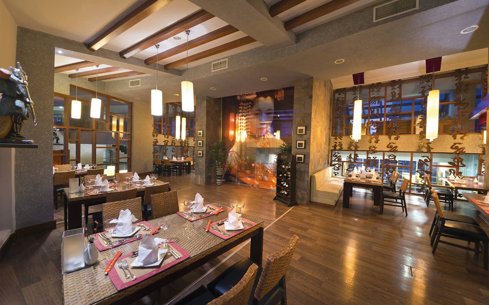 Limak Lara De Luxe Hotel & Resort , Restaurant & Bar