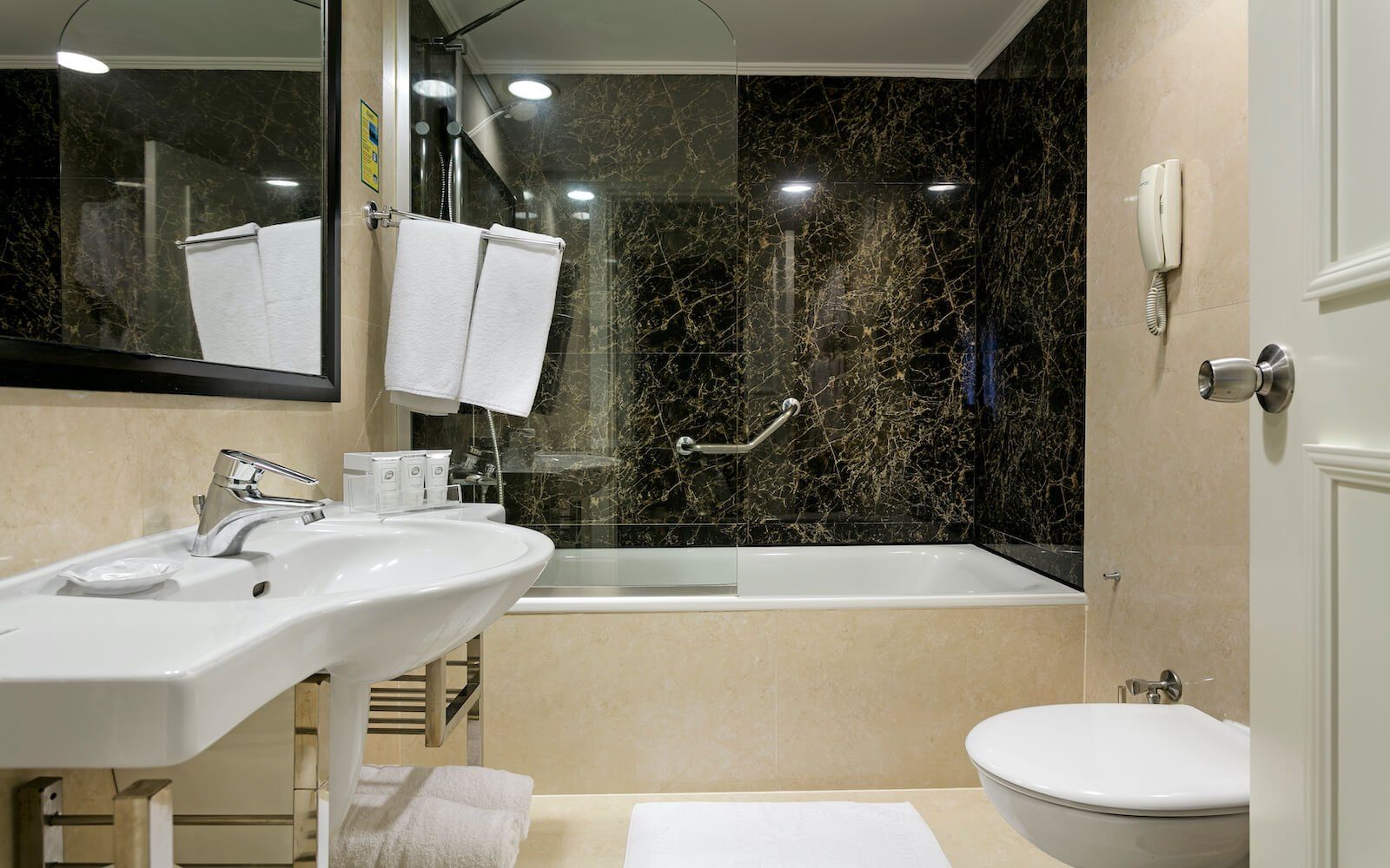 Limak Atlantis Deluxe Hotel & Resort , Rooms & Suites