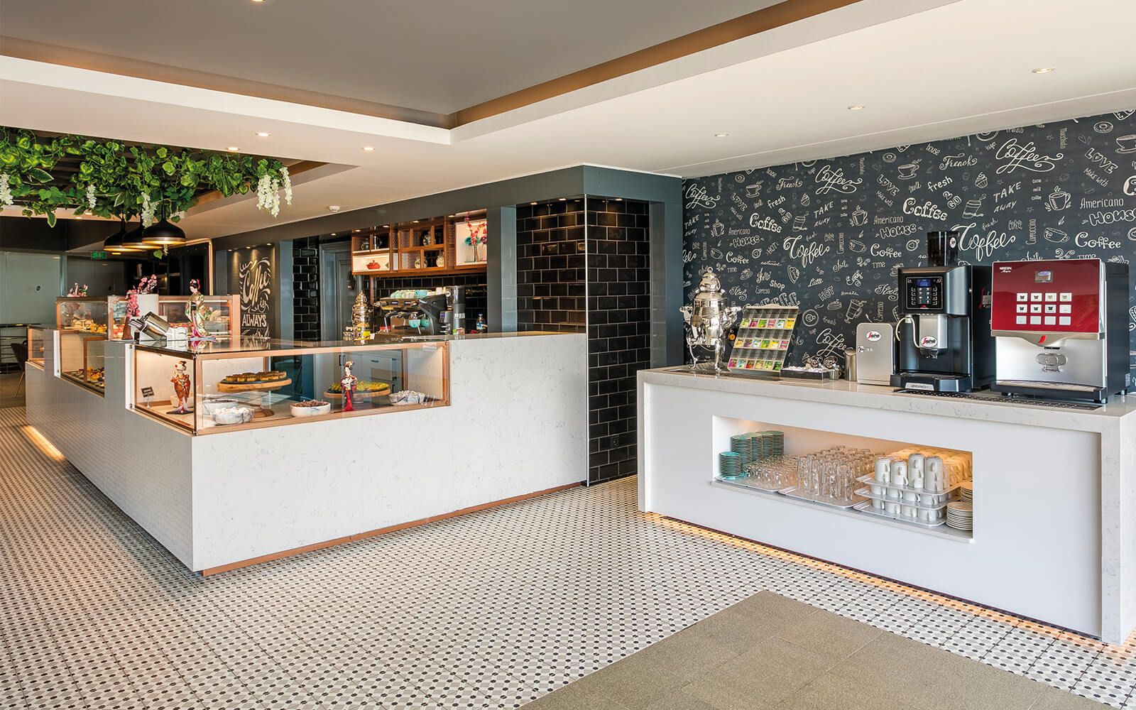 Limak Lara Deluxe Hotel & Resort , Restaurant