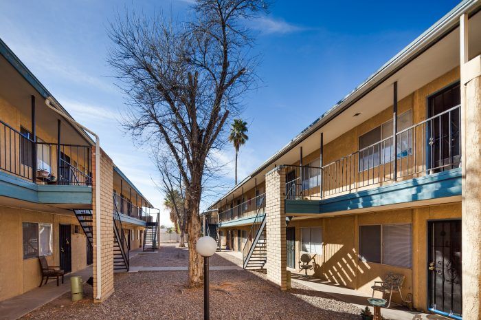 Casa De Caro Apartments