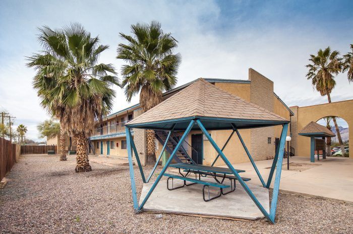 Casa De Caro Apartments