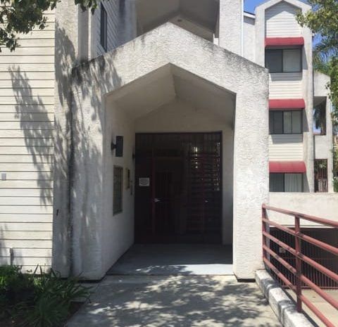 Vaulted entrance to an apartment building