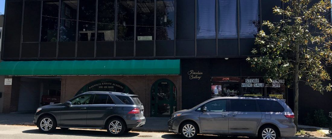 exterior 32nd Ave W