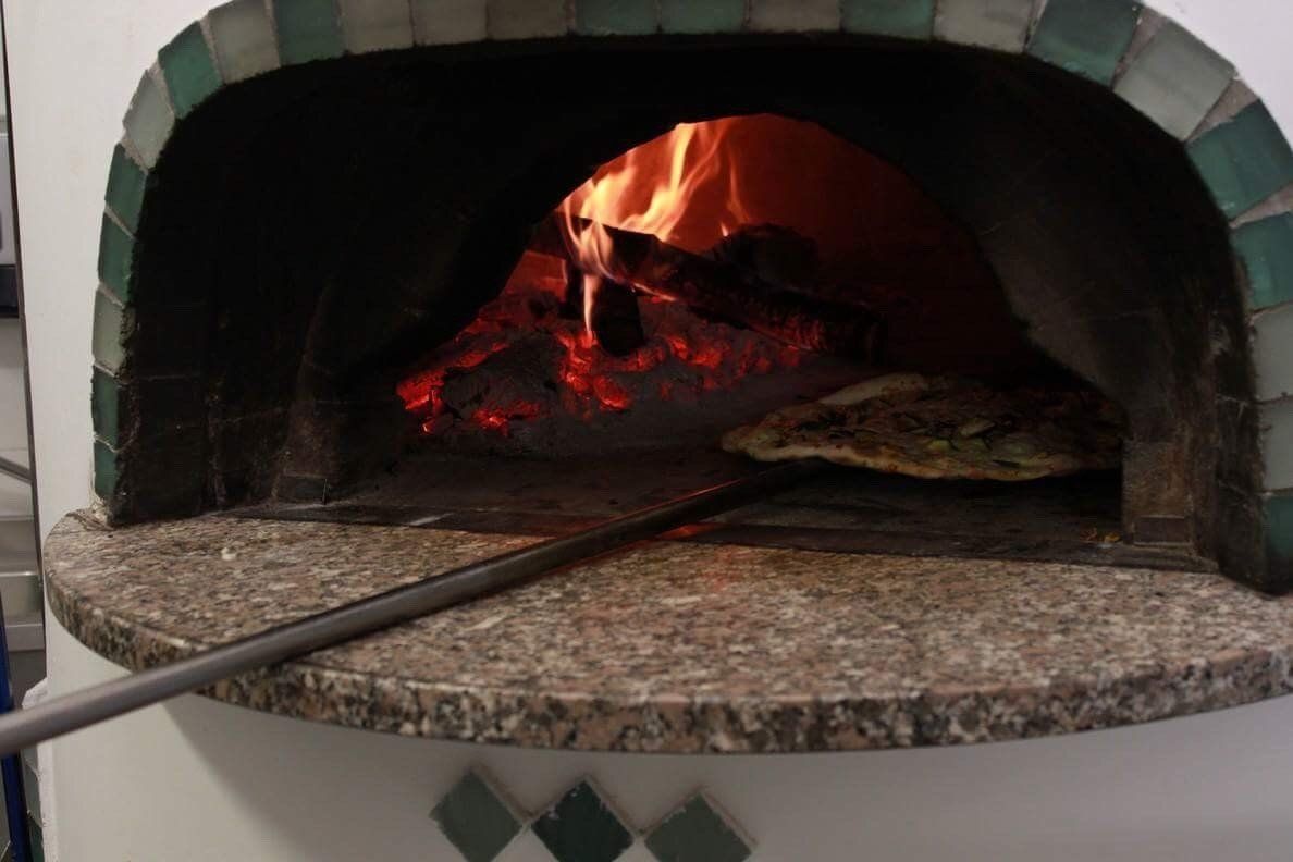 ingresso di una pizzeria