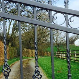 metal gate