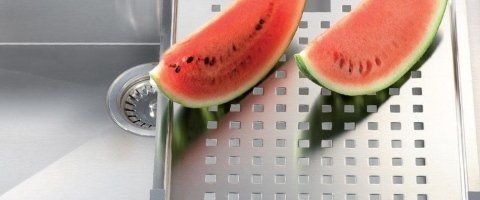 Lavello in acciaio con ripiano traforato CM