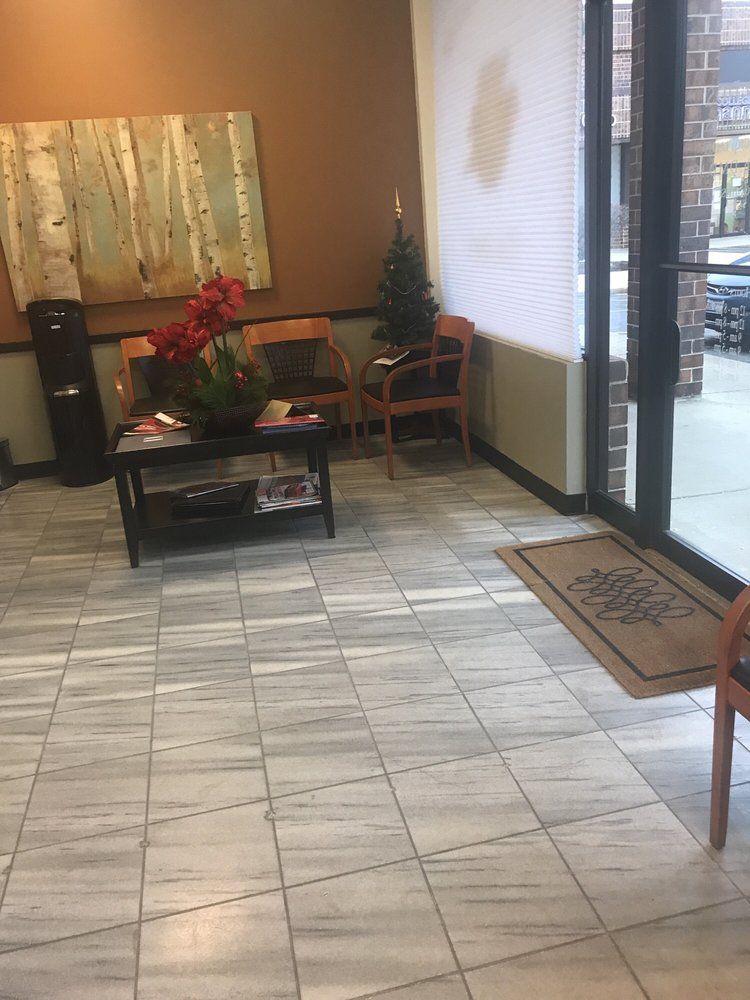 Glenlake Dental Care Office